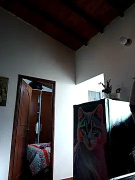 LunaZambrano online show from December 2025 01:07:01 PM