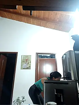 LunaZambrano online show from February 2026 02:46:01 PM