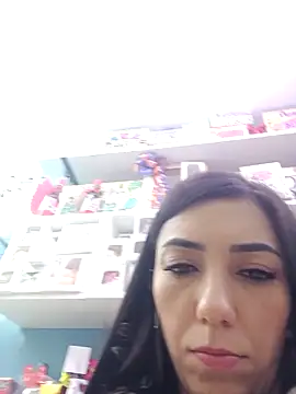 LunaZambrano online show from March 2026 06:44:01 PM