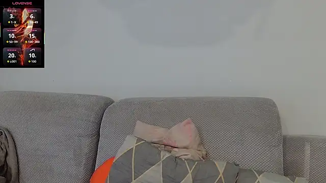 Julvka online show from September 2025 04:29:01 PM