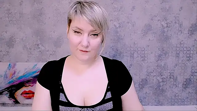 Djullia online show from February 2025 12:21:02 PM