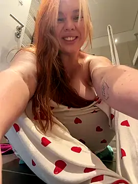 AnjaAmelia online show from December 2025 11:49:02 AM