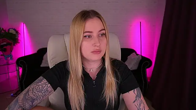 Snapshot of ArolinaNight chatting on December 2024 12:41:01 AM ArolinaNight online show from December 2024 12:41:01 AM