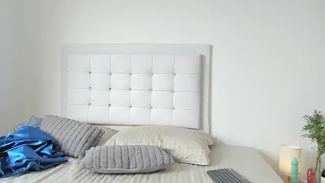 Sofia Blosom online show from November 2025 06:42:02 PM