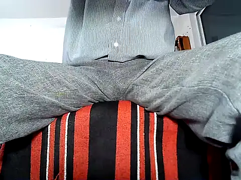 Snapshot of manan28 chatting on October 2025 12:49:02 PM manan28 online show from October 2025 12:49:02 PM