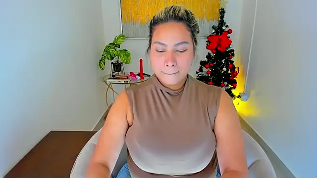 Carlota peach online show from January 2025 07:34:01 PM