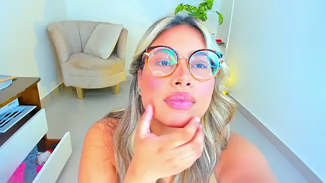 Carlota peach online show from January 2025 05:59:02 AM