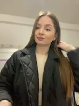 Snapshot of KrisMagnoly chatting on April 2026 09:39:33 PM KrisMagnoly online show from April 2026 09:39:33 PM