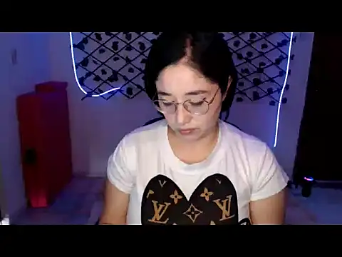 YummymeowW online show from July 2026 09:36:01 PM