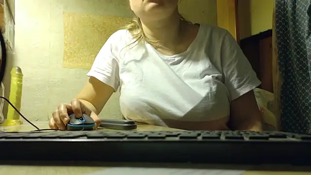 Snapshot of FrumCake chatting on March 2026 11:09:02 PM FrumCake online show from March 2026 11:09:02 PM