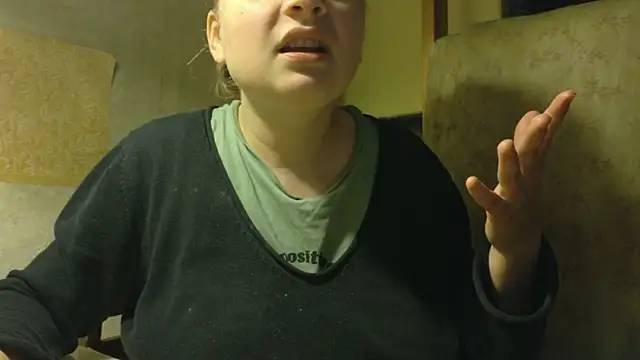 Snapshot of FrumCake chatting on April 2026 07:08:02 PM FrumCake online show from April 2026 07:08:02 PM