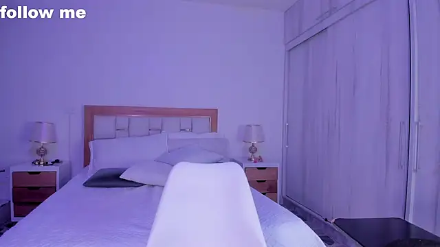 Snapshot of mia_hank chatting on February 2025 11:38:02 AM mia hank online show from February 2025 11:38:02 AM