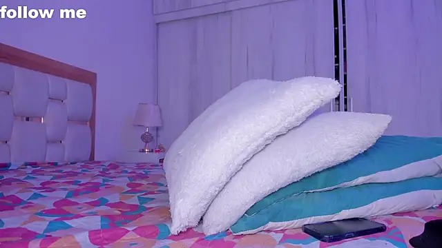 Snapshot of mia_hank chatting on February 2025 02:44:01 PM mia hank online show from February 2025 02:44:01 PM