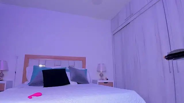 Snapshot of mia_hank chatting on March 2025 11:47:02 AM mia hank online show from March 2025 11:47:02 AM