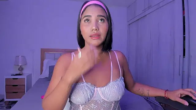 Snapshot of mia_hank chatting on March 2025 11:42:02 AM mia hank online show from March 2025 11:42:02 AM