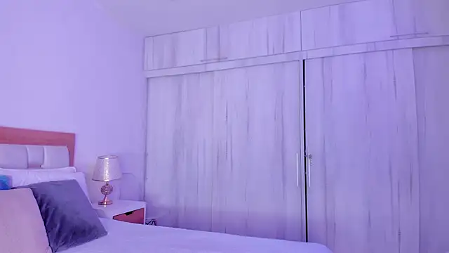 Snapshot of mia_hank chatting on October 2025 10:05:02 AM mia hank online show from October 2025 10:05:02 AM