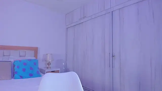 Snapshot of mia_hank chatting on November 2025 11:42:01 AM mia hank online show from November 2025 11:42:01 AM