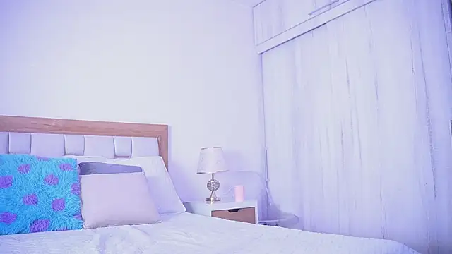 Snapshot of mia_hank chatting on November 2025 11:44:01 AM mia hank online show from November 2025 11:44:01 AM