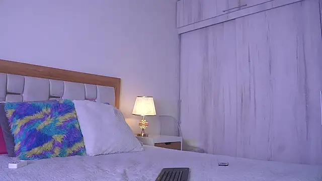 Snapshot of mia_hank chatting on November 2025 11:46:02 AM mia hank online show from November 2025 11:46:02 AM