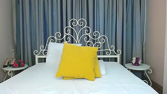 Snapshot of AndoraSweet chatting on June 2026 05:12:01 AM AndoraSweet online show from June 2026 05:12:01 AM