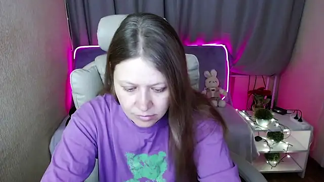 alekasamui online show from February 2025 01:33:01 AM