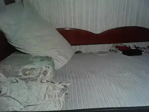 Snapshot of Alma_Evelynne chatting on March 2025 08:00:02 PM Alma Evelynne online show from March 2025 08:00:02 PM