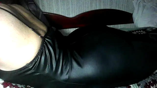 Alma Evelynne online show from December 2025 08:24:02 PM