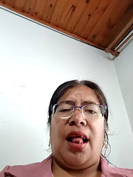 Snapshot of __valentina18 chatting on December 2024 01:17:02 PM valentina18 online show from December 2024 01:17:02 PM