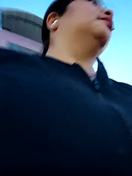 Snapshot of __valentina18 chatting on January 2025 11:22:01 PM valentina18 online show from January 2025 11:22:01 PM