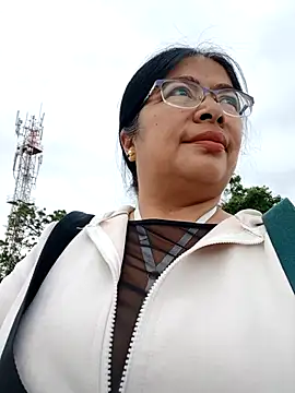 Snapshot of __valentina18 chatting on February 2025 01:53:02 PM valentina18 online show from February 2025 01:53:02 PM