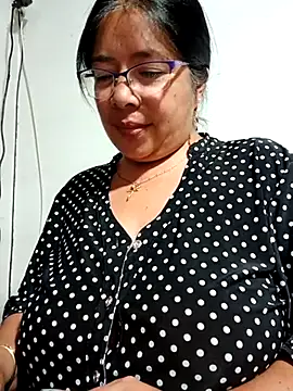 Snapshot of __valentina18 chatting on March 2025 11:43:02 PM valentina18 online show from March 2025 11:43:02 PM