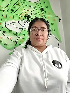 Snapshot of __valentina18 chatting on October 2025 01:08:02 PM valentina18 online show from October 2025 01:08:02 PM