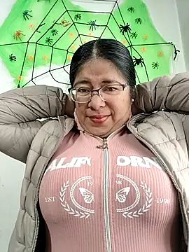 Snapshot of __valentina18 chatting on October 2025 01:09:01 PM valentina18 online show from October 2025 01:09:01 PM