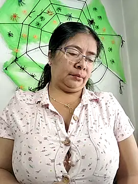 Snapshot of __valentina18 chatting on October 2025 01:10:01 PM valentina18 online show from October 2025 01:10:01 PM