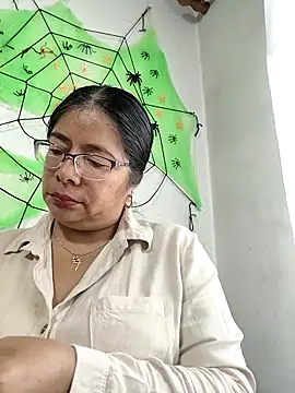 Snapshot of __valentina18 chatting on October 2025 01:11:01 PM valentina18 online show from October 2025 01:11:01 PM