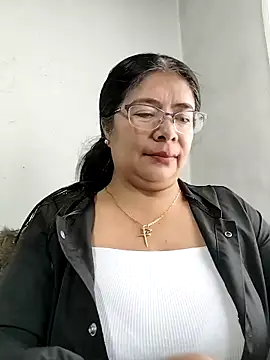 Snapshot of __valentina18 chatting on October 2025 01:04:02 PM valentina18 online show from October 2025 01:04:02 PM