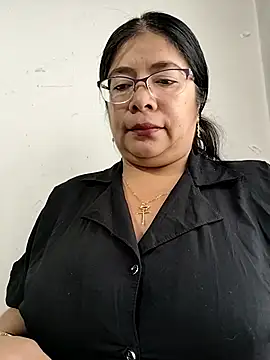 Snapshot of __valentina18 chatting on November 2025 12:59:01 PM valentina18 online show from November 2025 12:59:01 PM