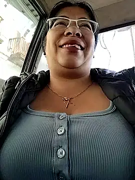 Snapshot of __valentina18 chatting on November 2025 01:21:02 PM valentina18 online show from November 2025 01:21:02 PM