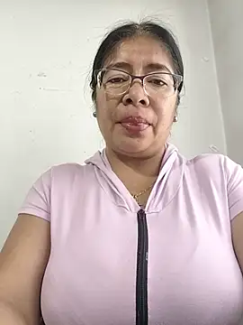 Snapshot of __valentina18 chatting on November 2025 01:14:02 PM valentina18 online show from November 2025 01:14:02 PM