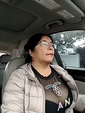 Snapshot of __valentina18 chatting on December 2025 01:42:01 PM valentina18 online show from December 2025 01:42:01 PM