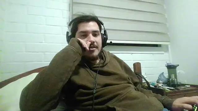 Snapshot of hung_weeb chatting on April 2026 04:08:02 AM hung weeb online show from April 2026 04:08:02 AM