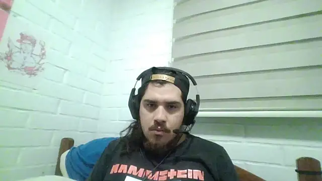 Snapshot of hung_weeb chatting on April 2026 03:42:02 AM hung weeb online show from April 2026 03:42:02 AM