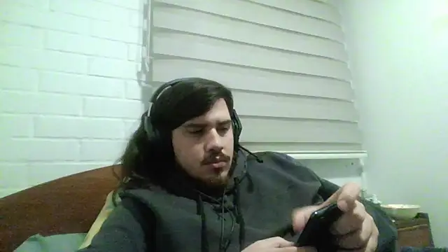 Snapshot of hung_weeb chatting on April 2026 01:51:01 AM hung weeb online show from April 2026 01:51:01 AM