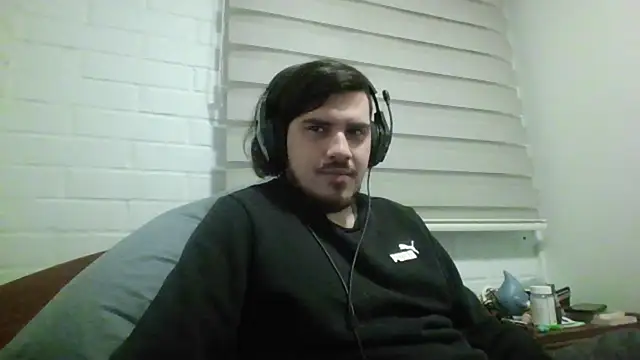 Snapshot of hung_weeb chatting on May 2026 05:16:02 AM hung weeb online show from May 2026 05:16:02 AM