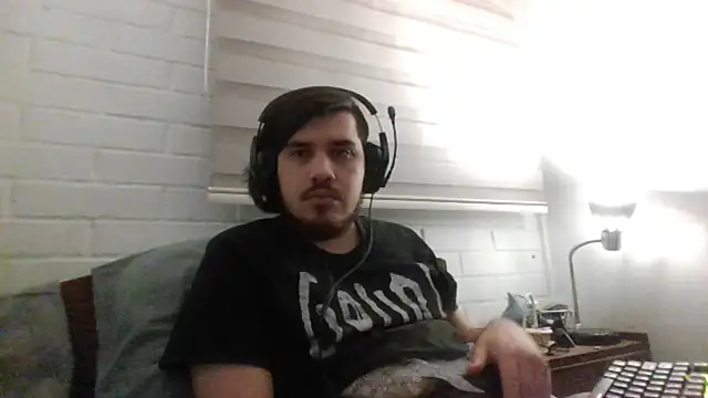 Snapshot of hung_weeb chatting on June 2026 01:39:01 AM hung weeb online show from June 2026 01:39:01 AM