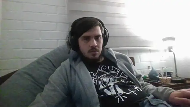 Snapshot of hung_weeb chatting on June 2026 04:21:01 AM hung weeb online show from June 2026 04:21:01 AM