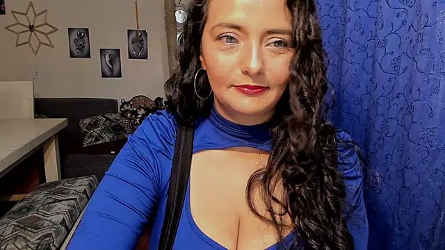 emma luxy online show from September 2025 10:32:01 PM