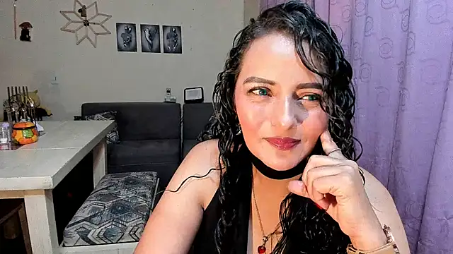 emma luxy online show from May 2026 01:43:01 AM