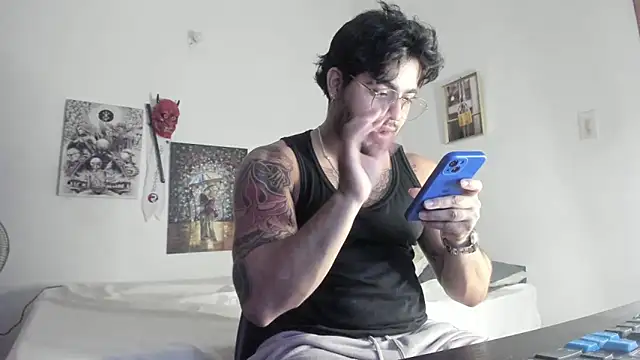 Snapshot of _Coddygold_ chatting on January 2025 02:17:01 AM  Coddygold  online show from January 2025 02:17:01 AM