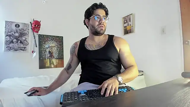 Snapshot of _Coddygold_ chatting on January 2025 02:41:01 PM  Coddygold  online show from January 2025 02:41:01 PM